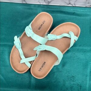 TOP Moda Light Green Buckle Sandals